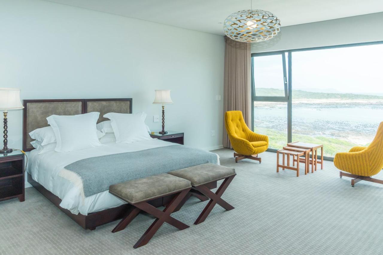 Schulphoek Seafront House Hermanus Exterior foto A bedroom at the hotel